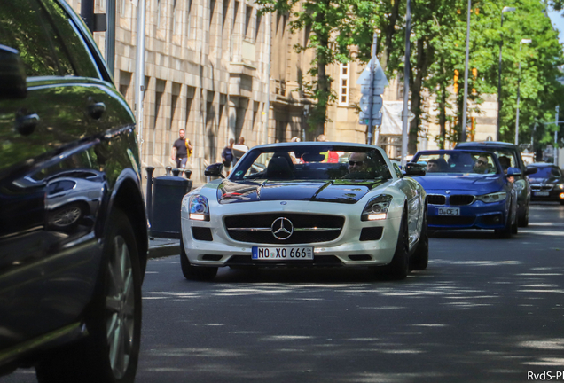 Mercedes-Benz SLS AMG GT Roadster Final Edition