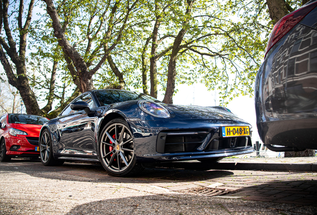 Porsche 992 Carrera 4S