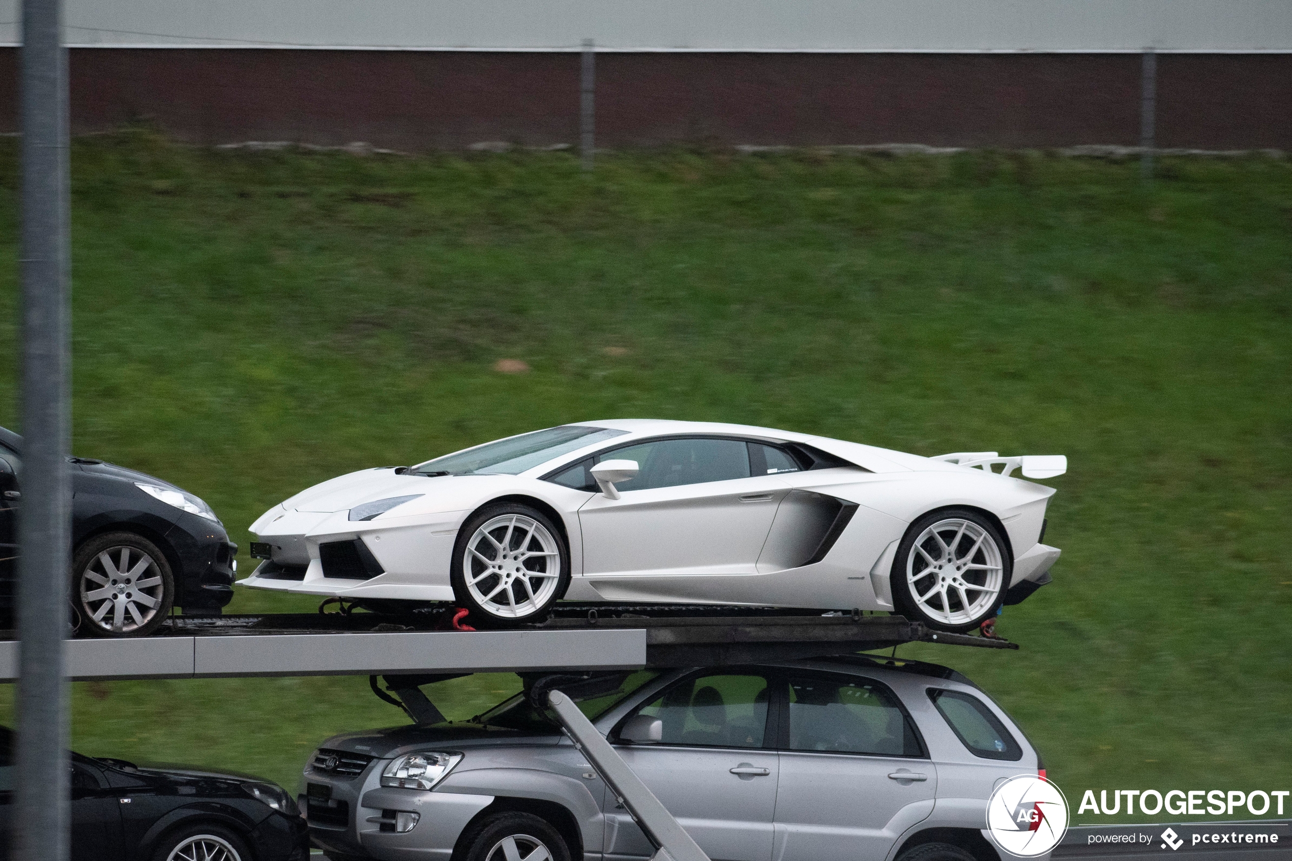 Lamborghini Aventador LP700-4