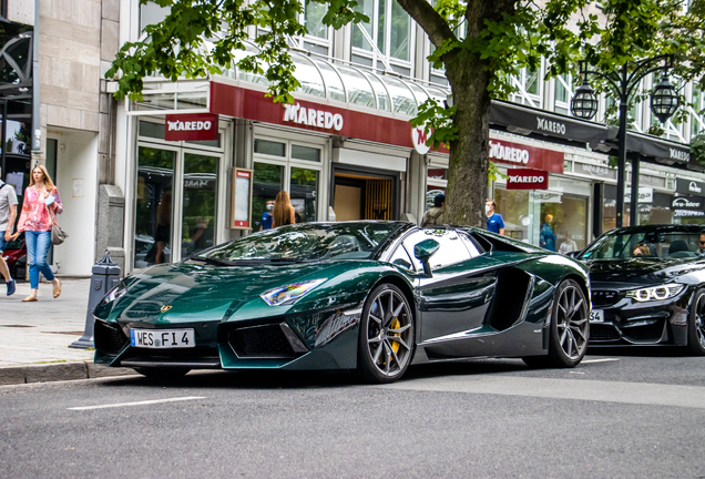 Lamborghini Aventador LP700-4 Roadster