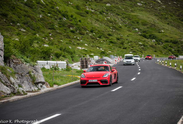 Porsche 718 Cayman GT4