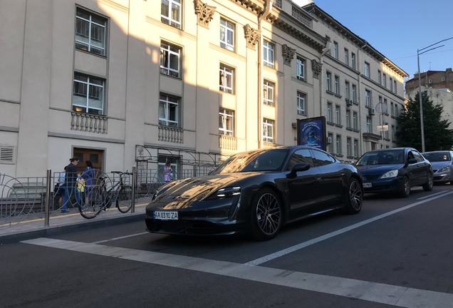 Porsche Taycan Turbo