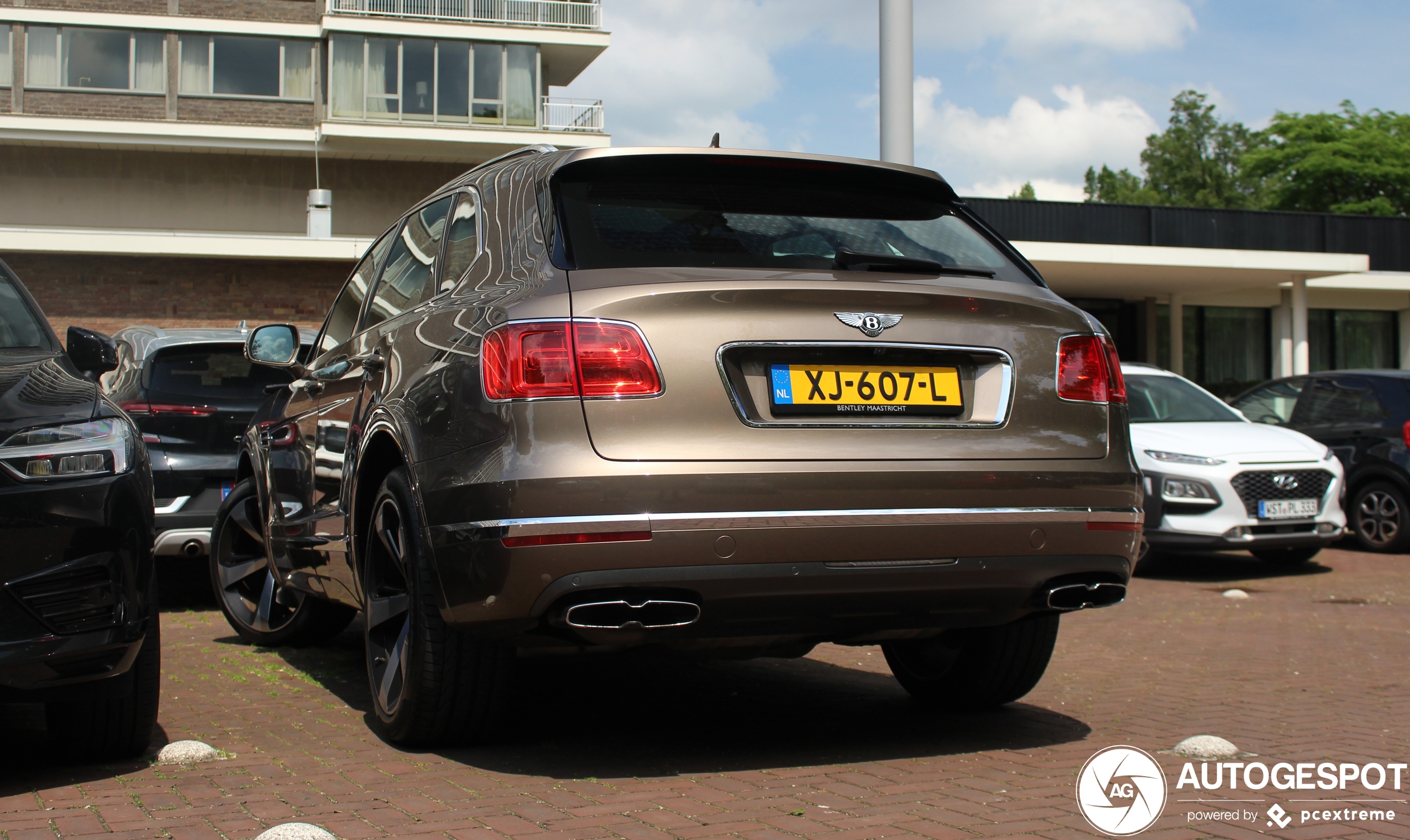 Bentley Bentayga V8