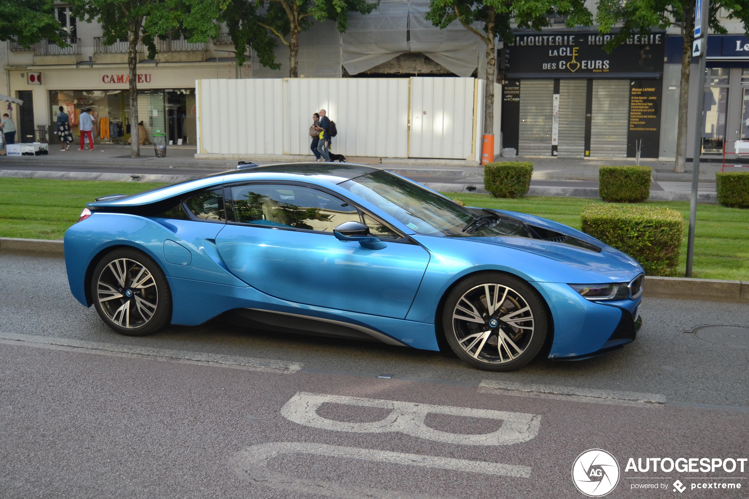 BMW i8