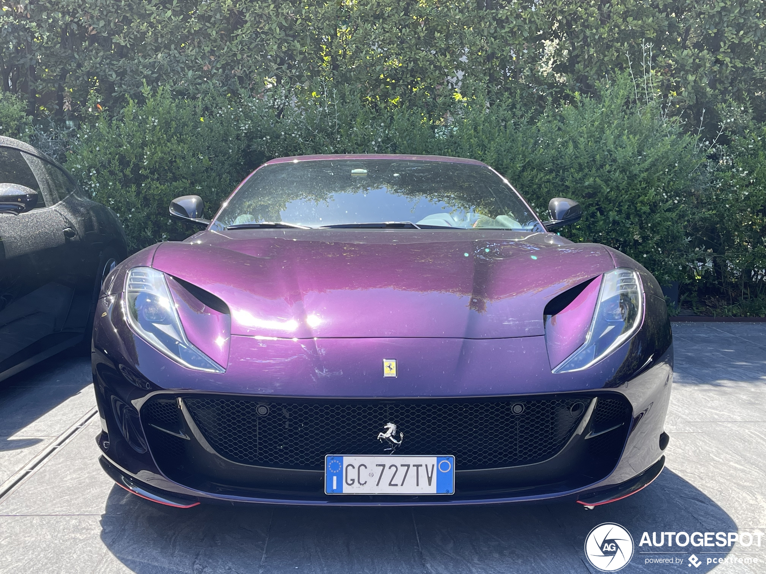 Ferrari 812 Superfast in Viola Hongkong: Seventh purple beauty spotted