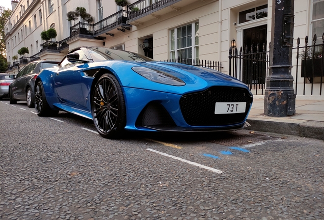 Aston Martin DBS Superleggera Volante