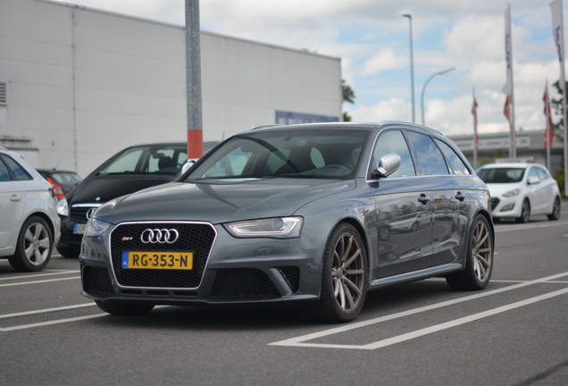 Audi RS4 Avant B8