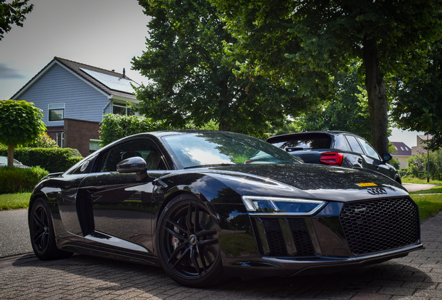 Audi R8 V10 Plus 2015