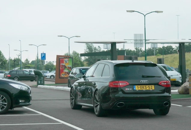 Audi RS4 Avant B8