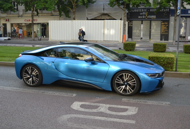 BMW i8