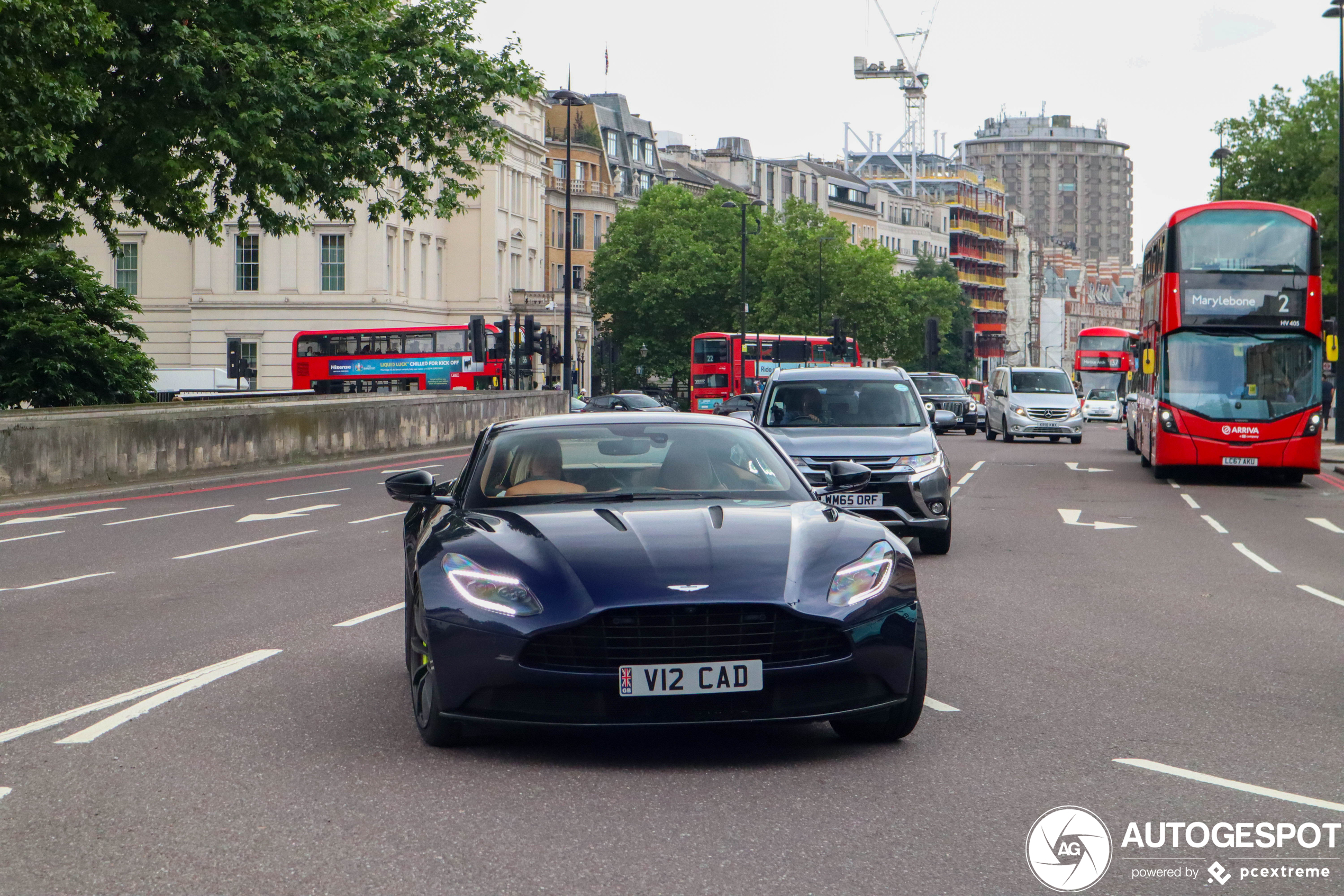 Aston Martin DB11 AMR