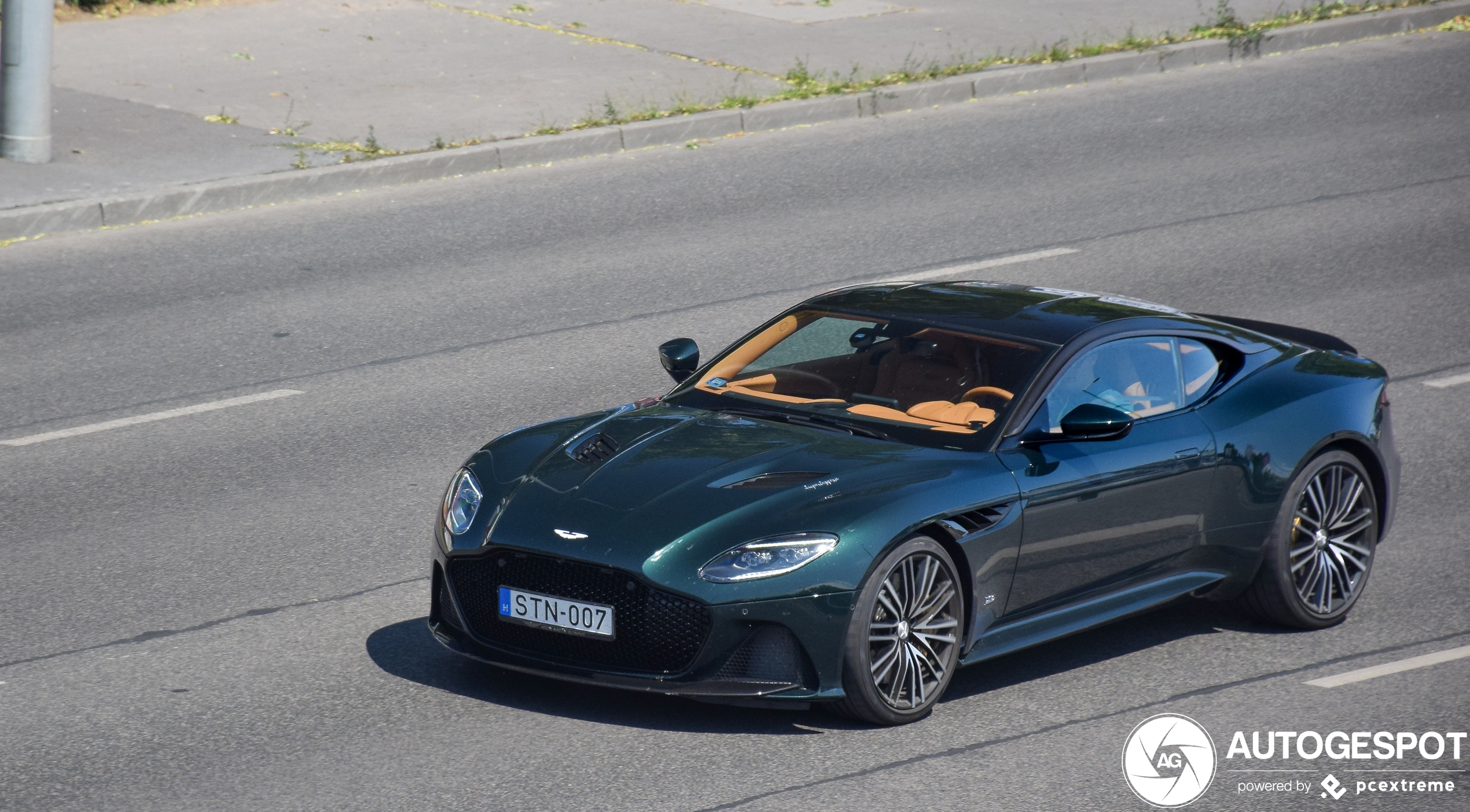 Aston Martin DBS Superleggera