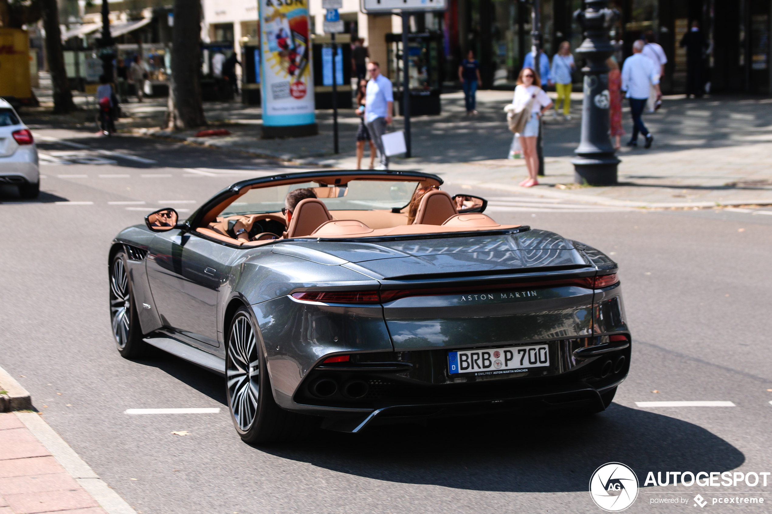 Aston Martin DBS Superleggera Volante