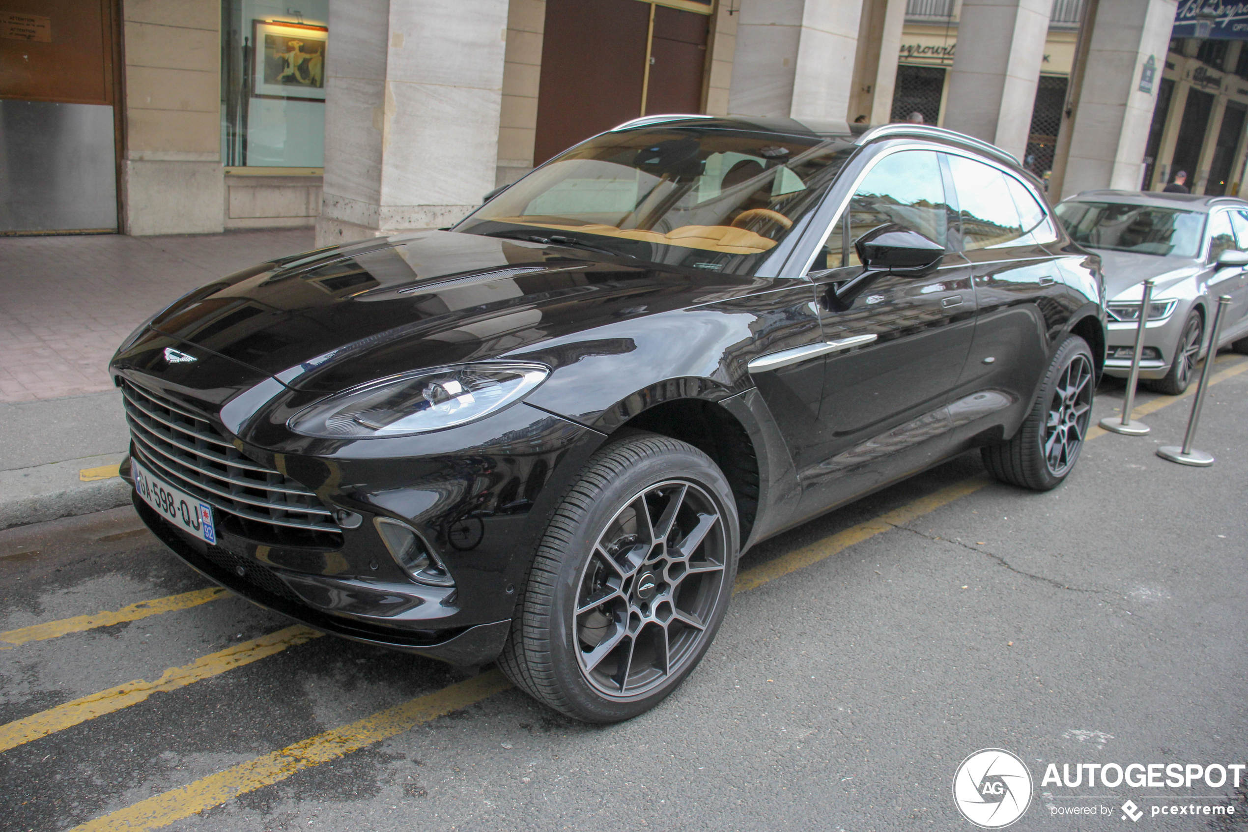 Aston Martin DBX