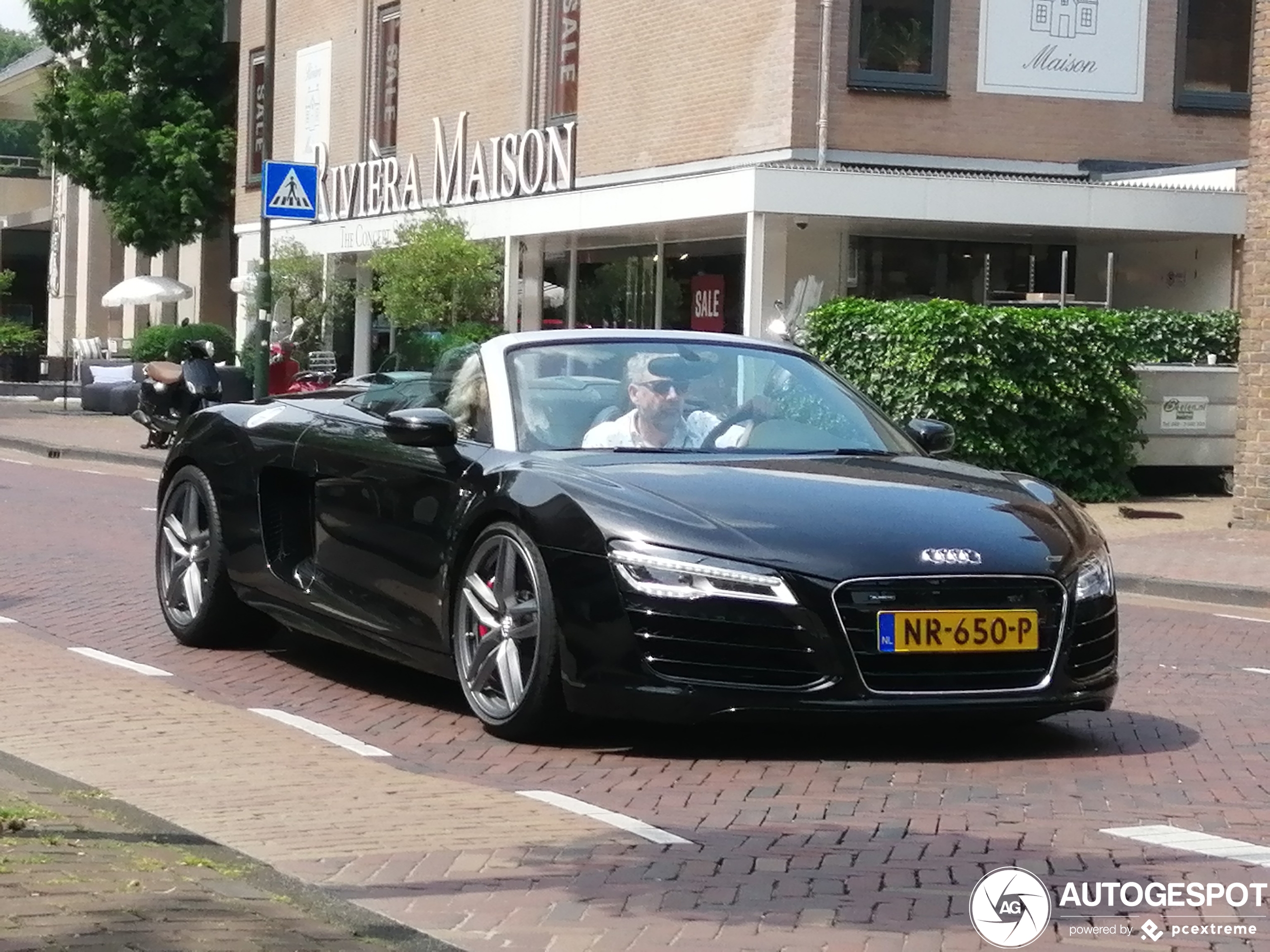 Audi R8 V10 Spyder 2013