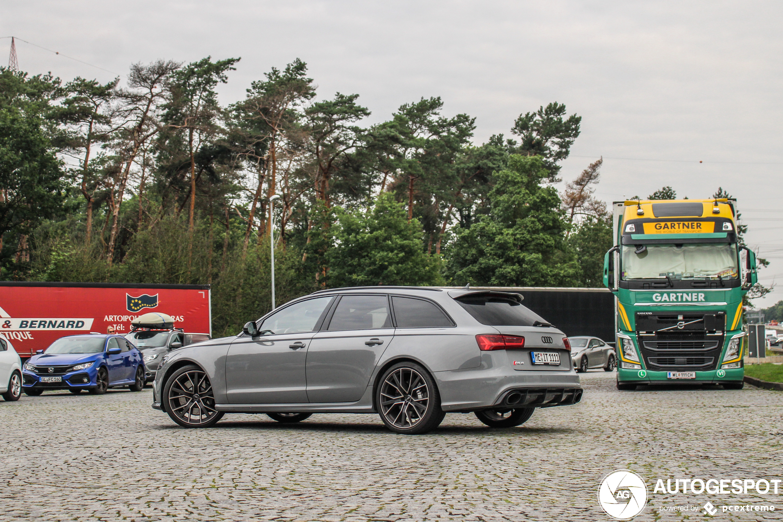 Audi RS6 Avant C7 2015