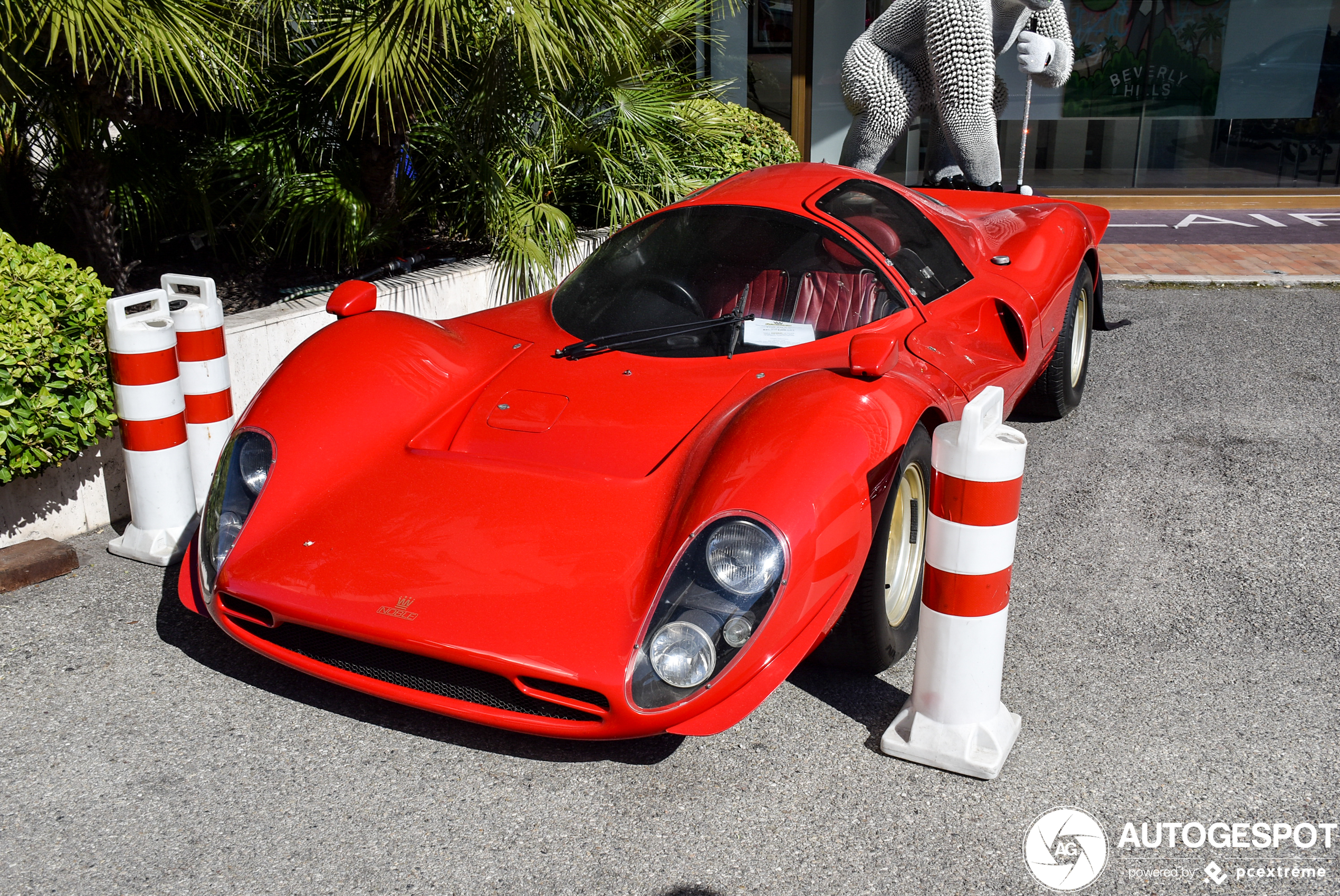 Ferrari 330 P4 by Noble