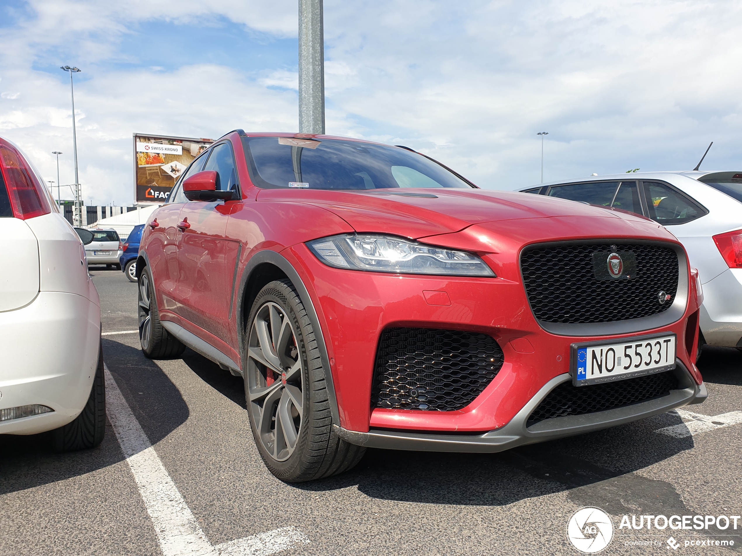 Jaguar F-PACE SVR