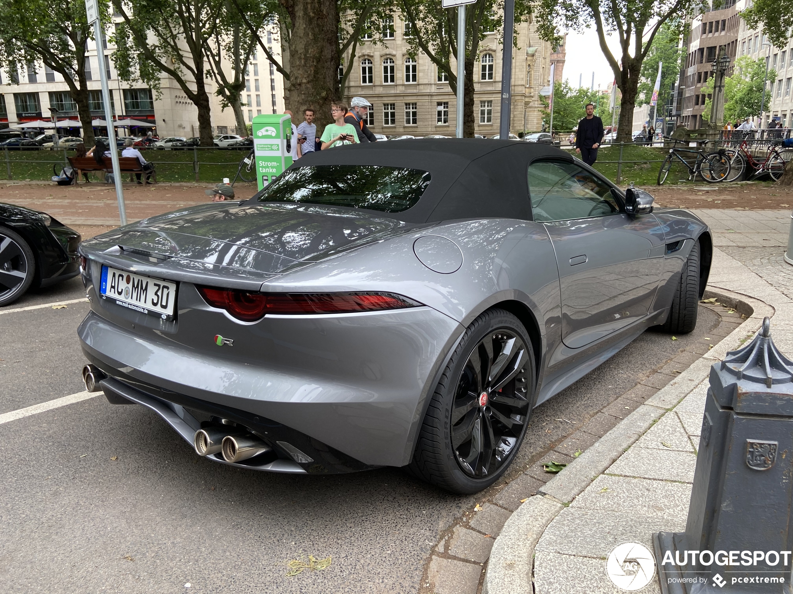 Jaguar F-TYPE R Convertible 2017