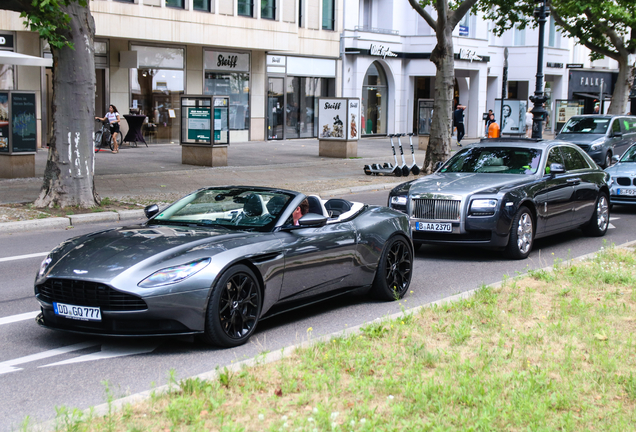 Aston Martin DB11 V8 Volante