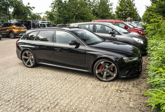 Audi RS4 Avant B8