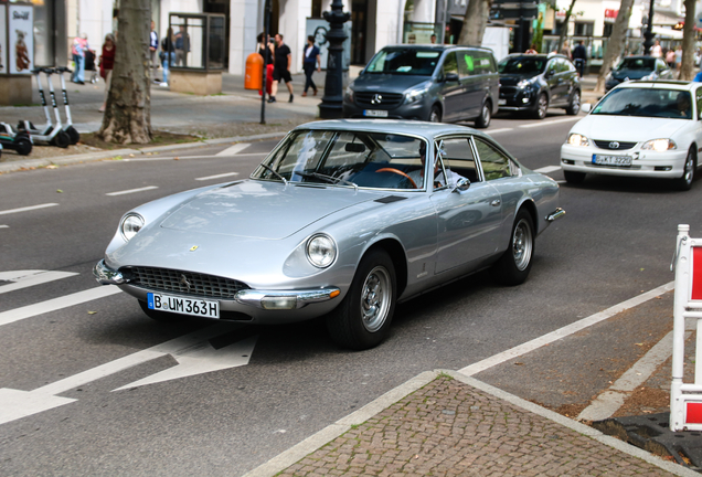 Ferrari 365 GT 2+2