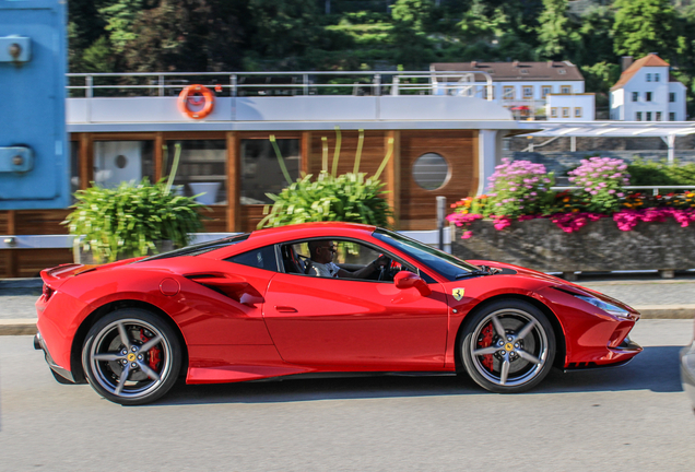 Ferrari F8 Tributo