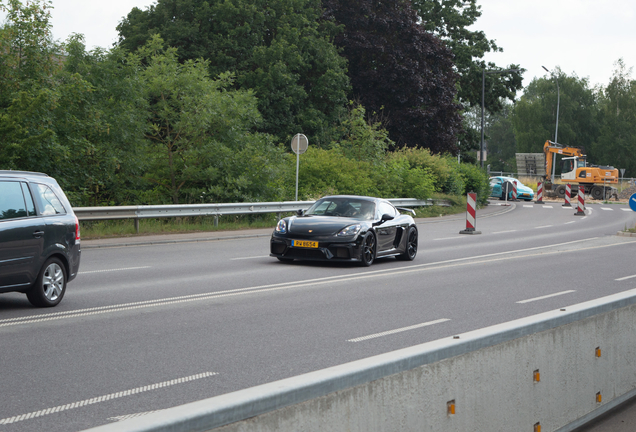 Porsche 718 Cayman GT4