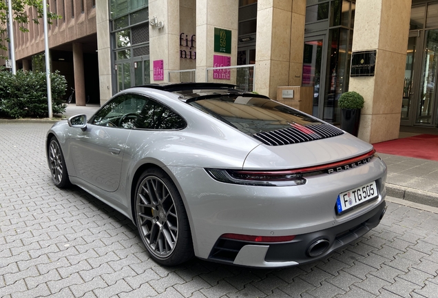 Porsche 992 Carrera 4S