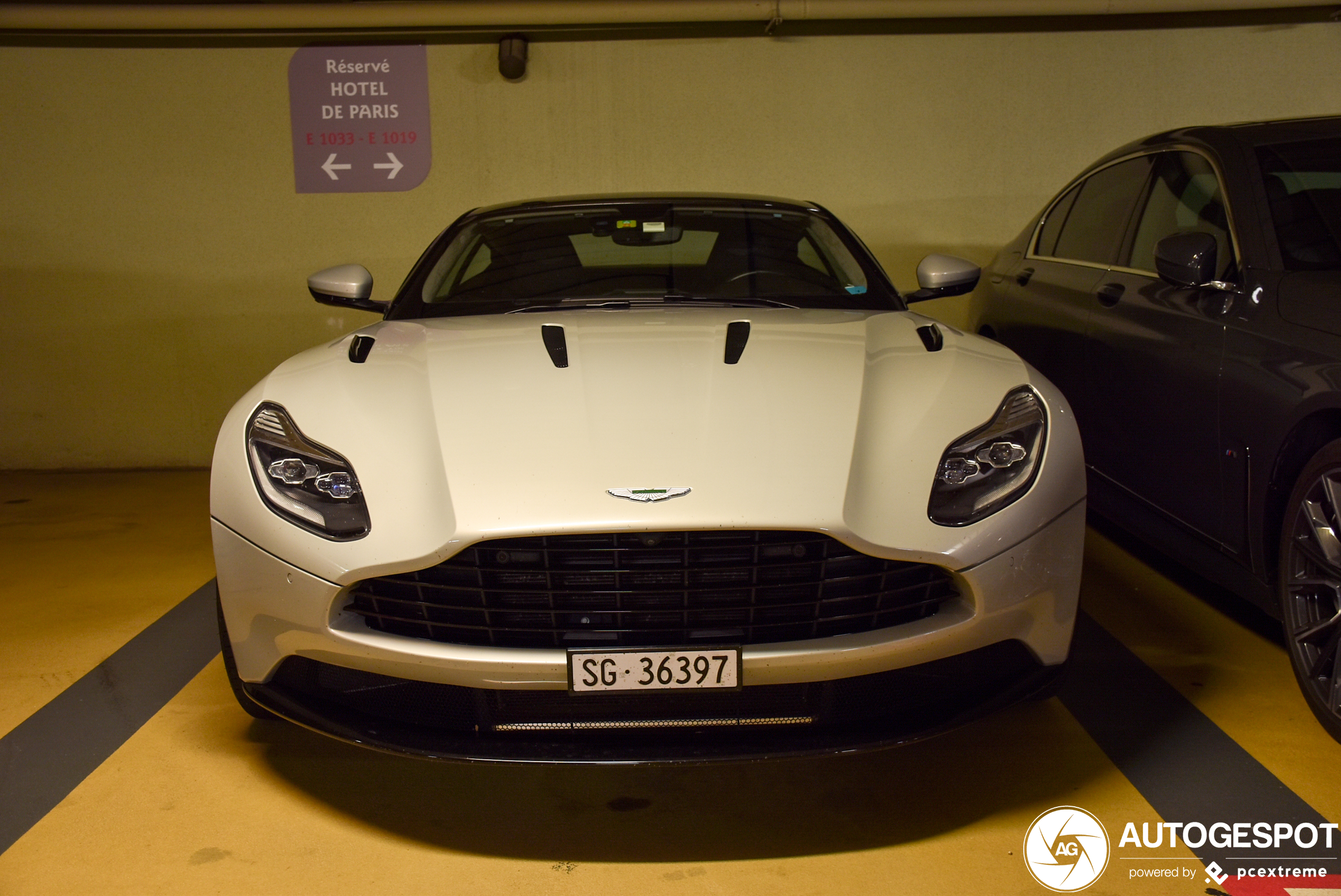 Aston Martin DB11