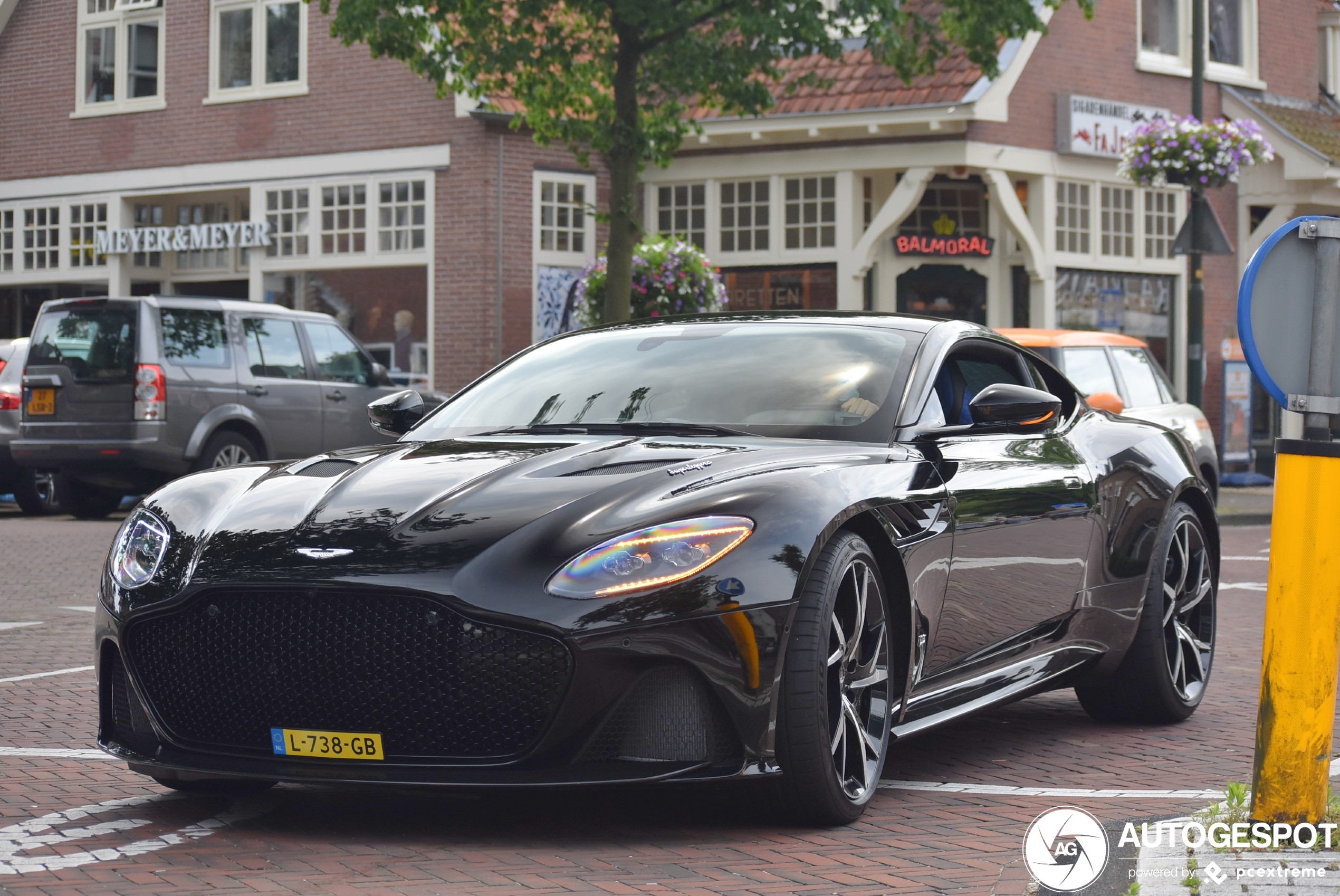 Aston Martin DBS Superleggera