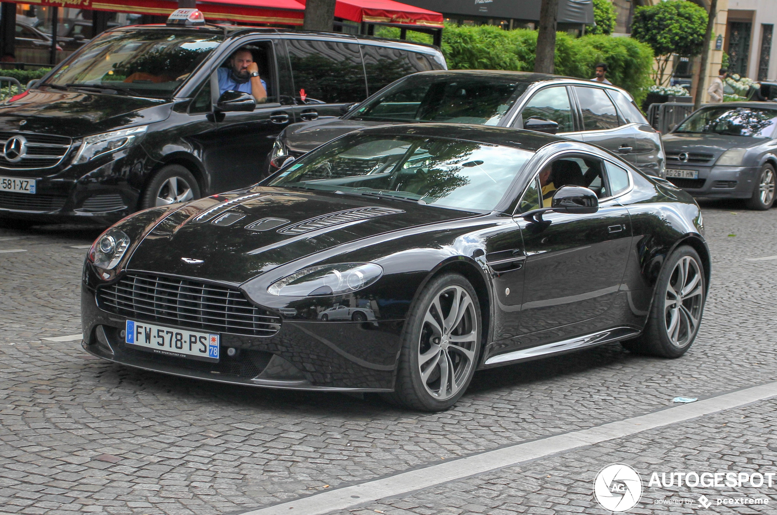 Aston Martin V12 Vantage