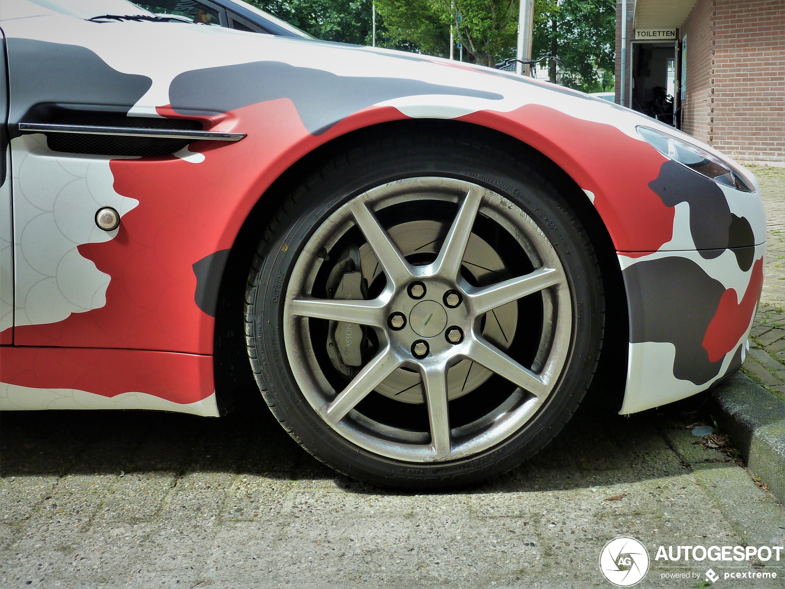 Aston Martin V8 Vantage