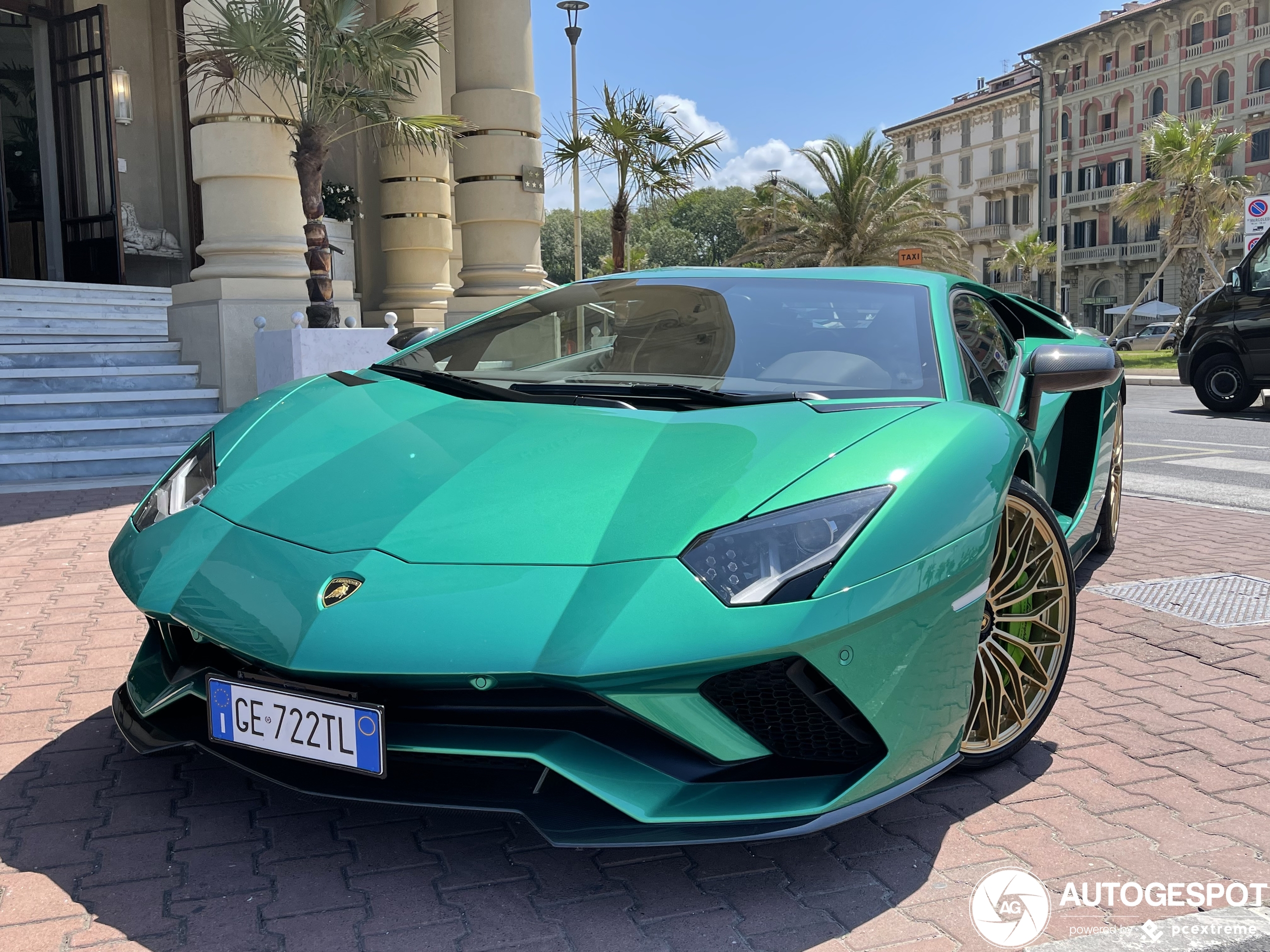 Lamborghini Aventador S LP740-4