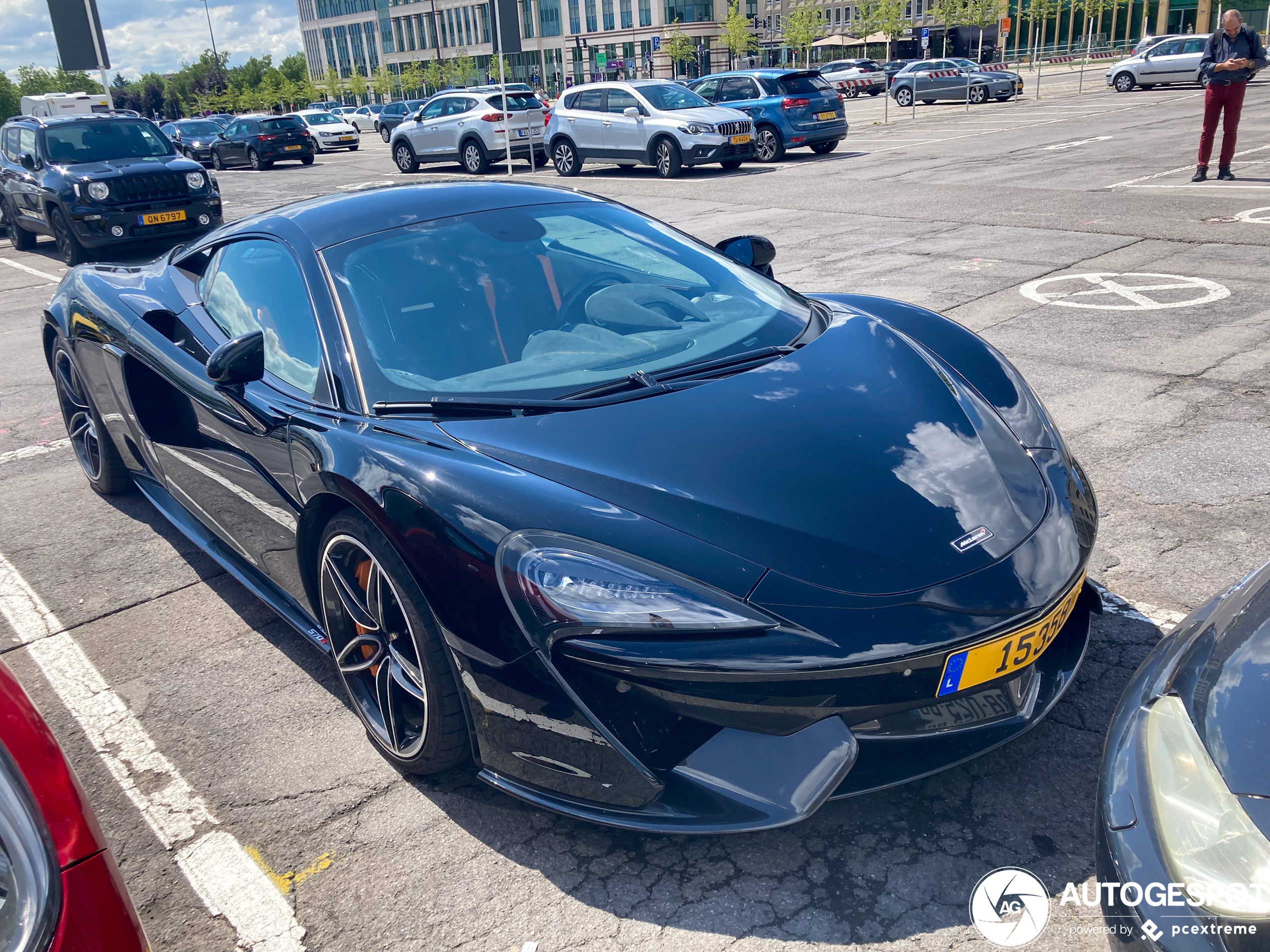 McLaren 570S