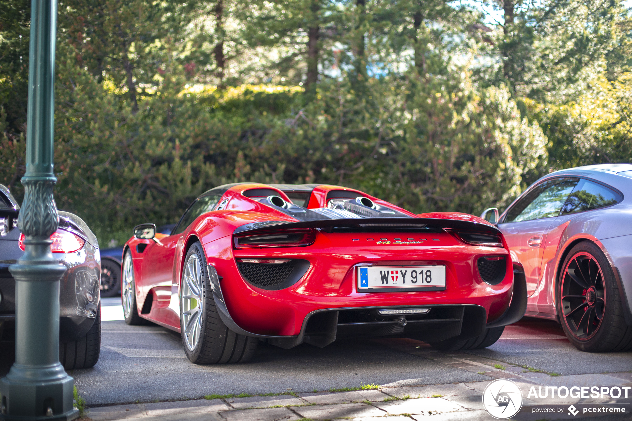 Porsche 918 Spyder Weissach Package