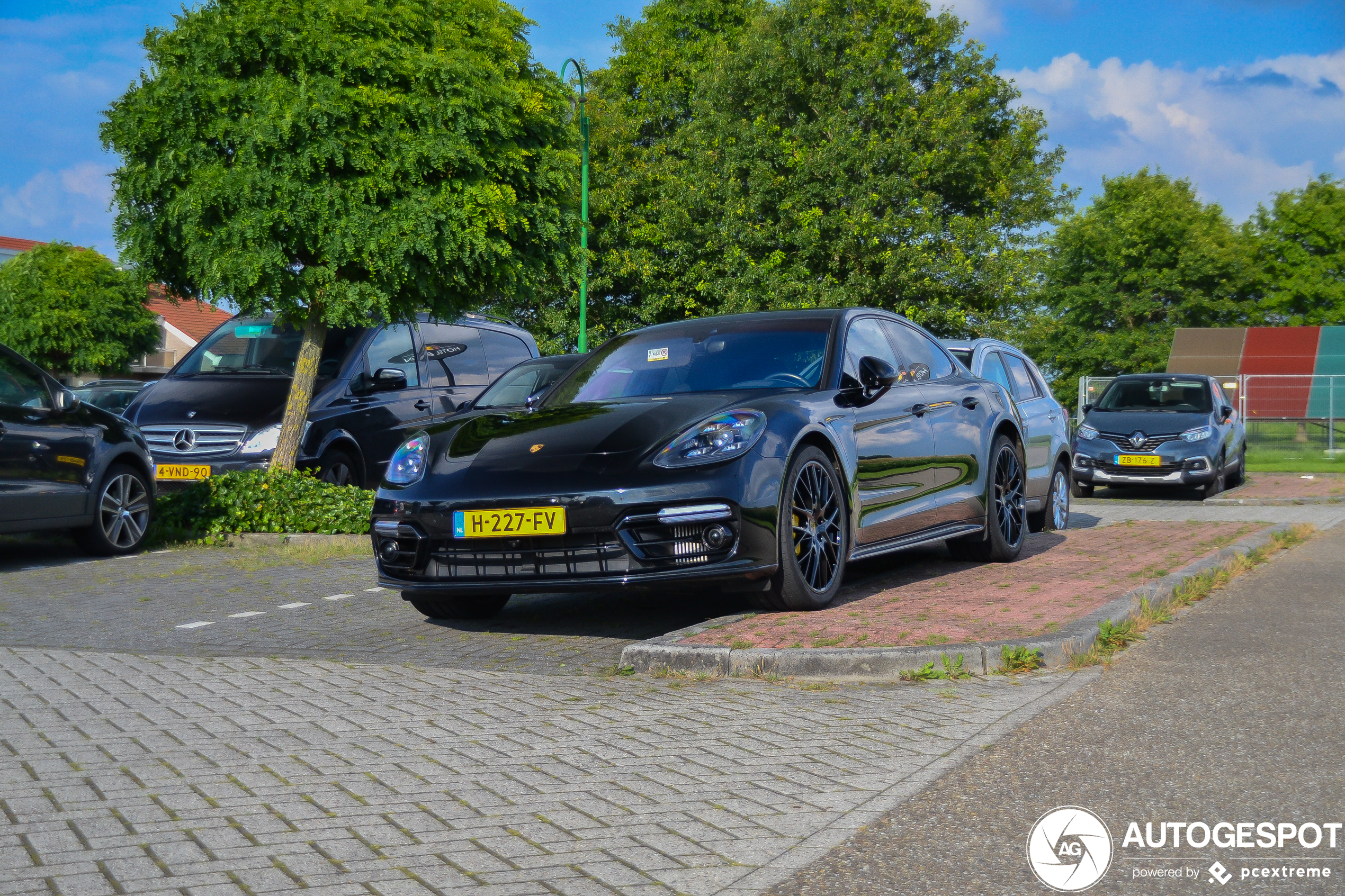 Porsche 971 Panamera Turbo S E-Hybrid