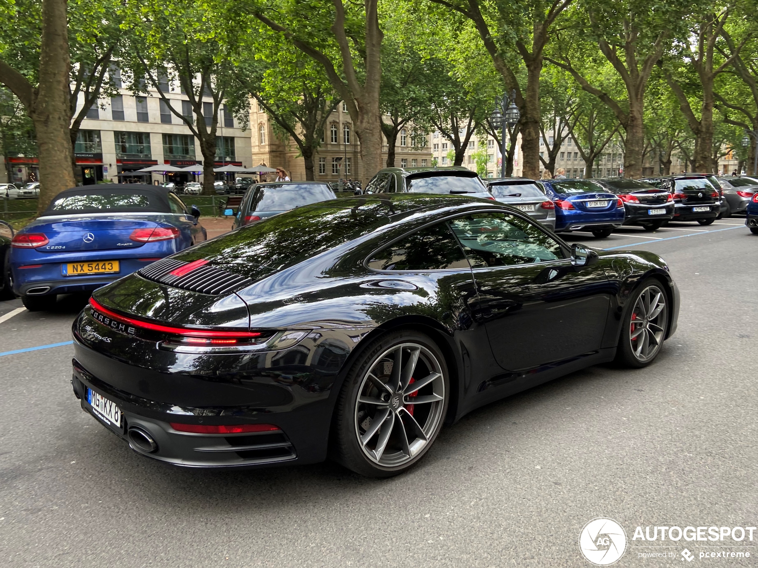 Porsche 992 Carrera 4S