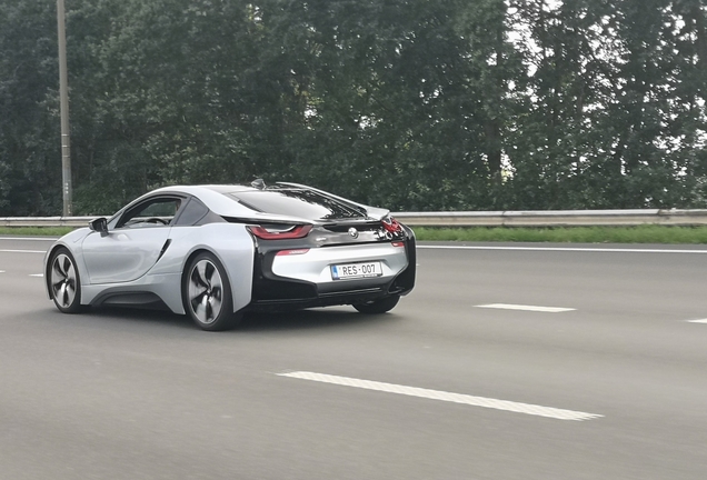 BMW i8