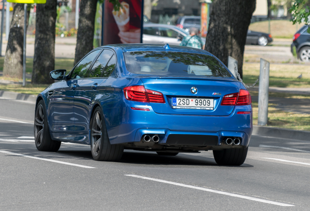 BMW M5 F10 2011