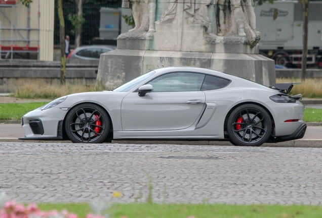 Porsche 718 Cayman GT4