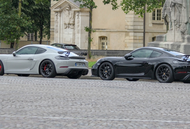 Porsche 718 Cayman GT4