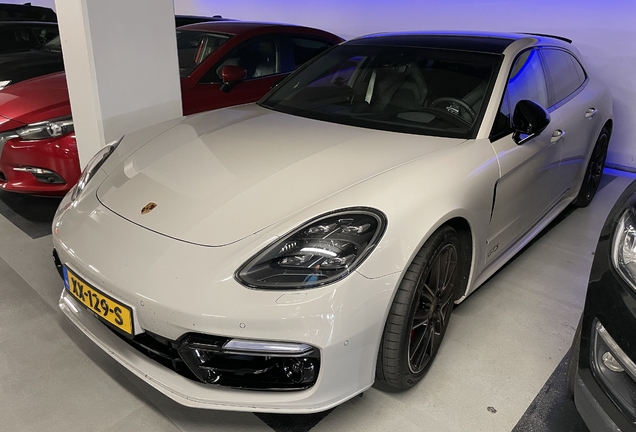 Porsche 971 Panamera GTS Sport Turismo