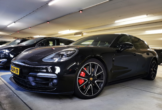 Porsche 971 Panamera GTS Sport Turismo