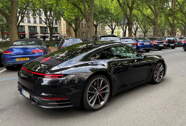 Porsche 992 Carrera 4S