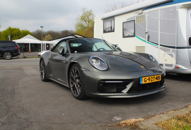 Porsche 992 Carrera 4S Cabriolet