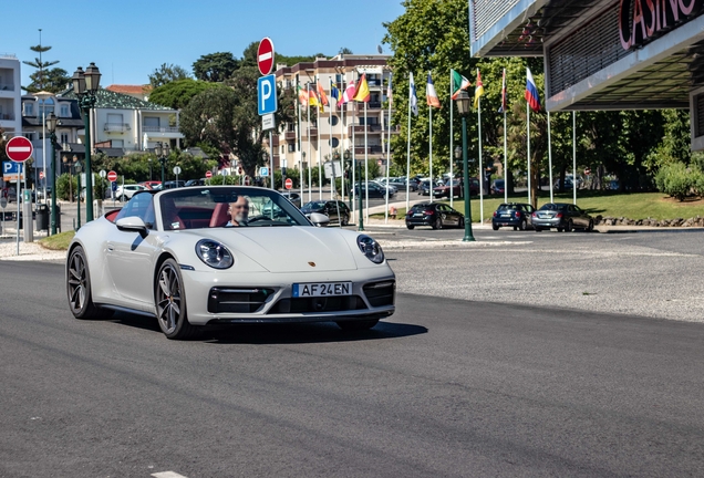 Porsche 992 Carrera 4S Cabriolet