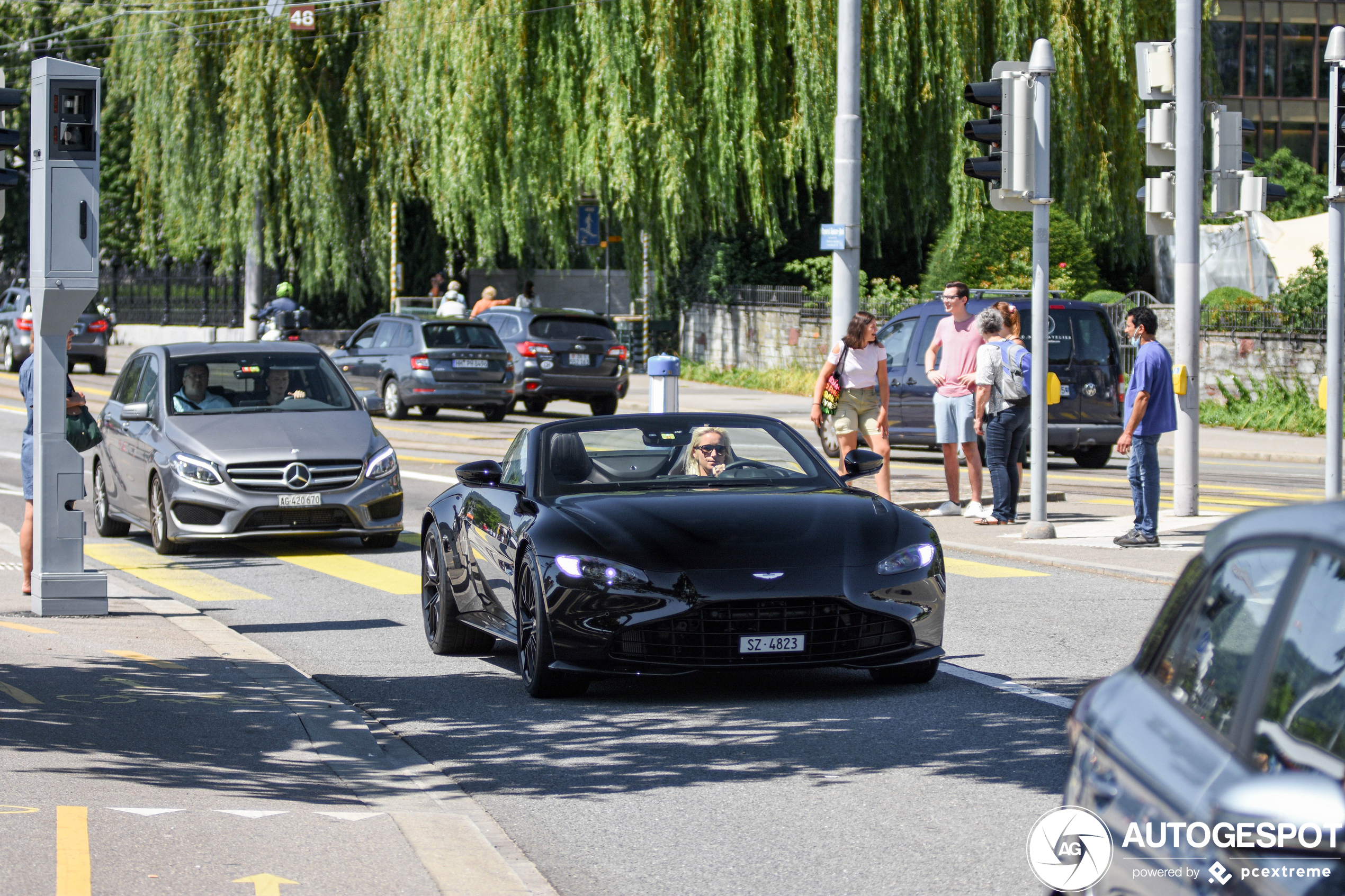 Aston Martin V8 Vantage Roadster 2020