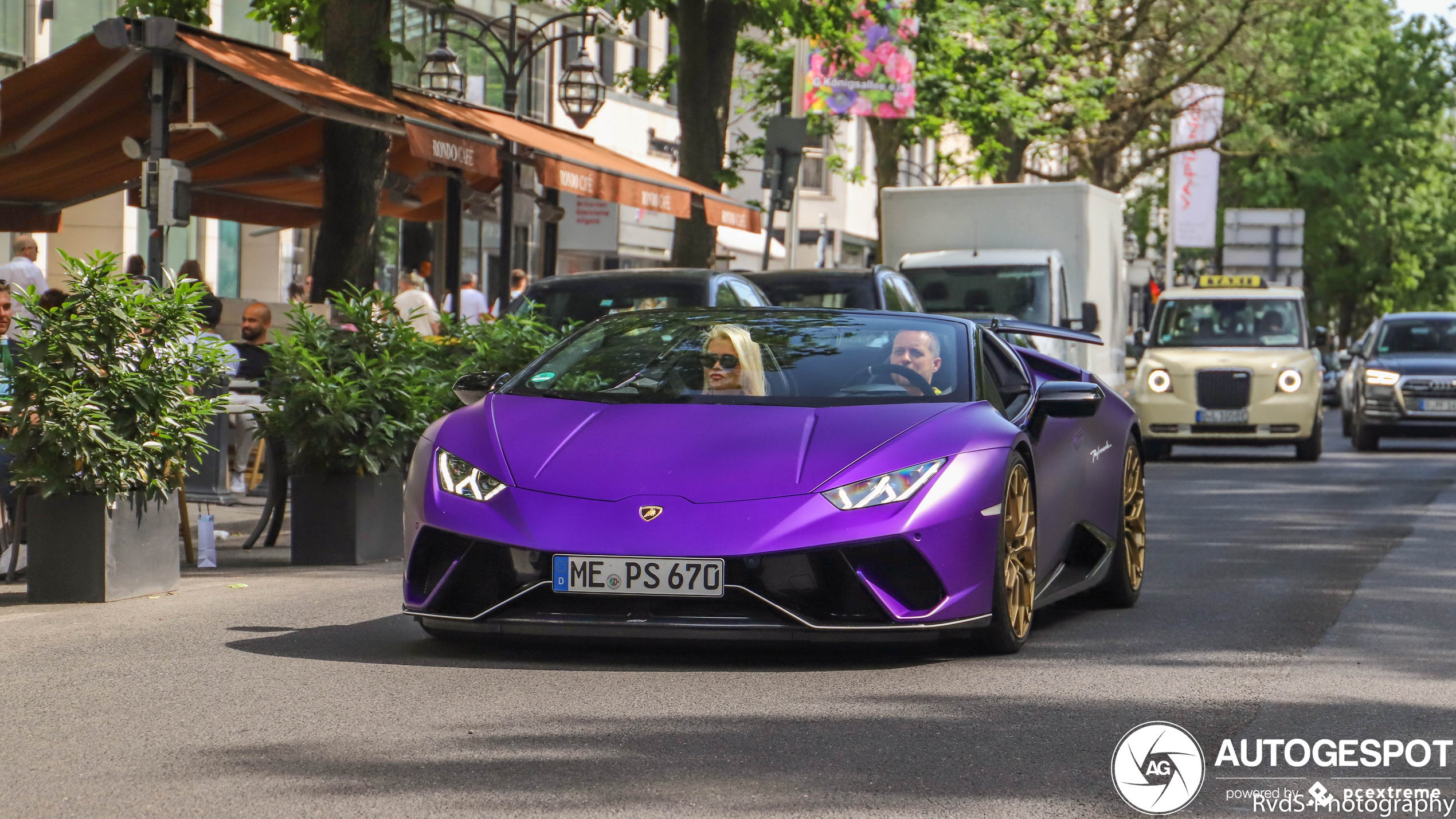 Lamborghini Huracán LP640-4 Performante Spyder