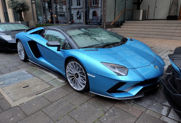 Lamborghini Aventador S LP740-4 Roadster